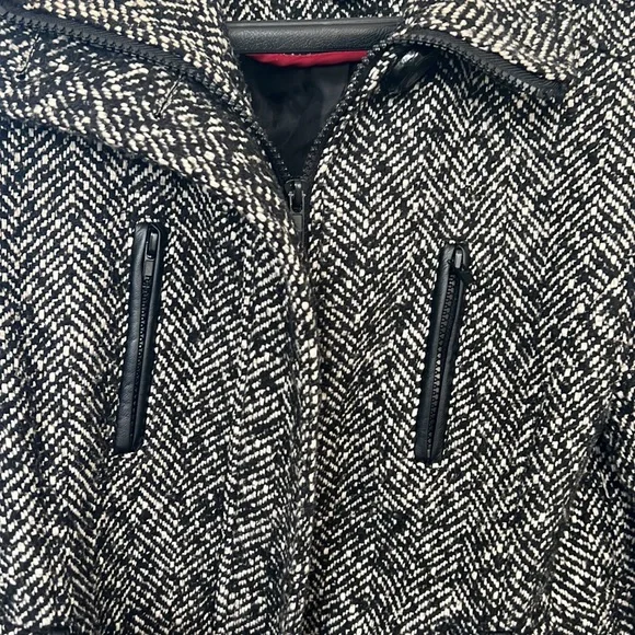 Forever 21 Winter Jacket - Picture 3 of 10